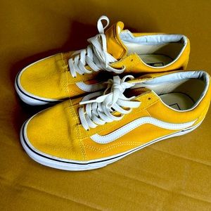 Vans shoes men’s 8.5 and women’s 10 cream yellow with white